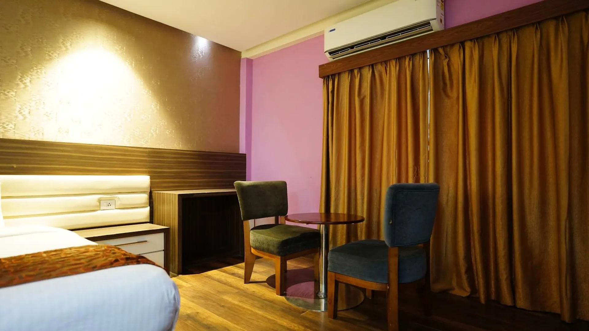 Emarald Hotel Calicut