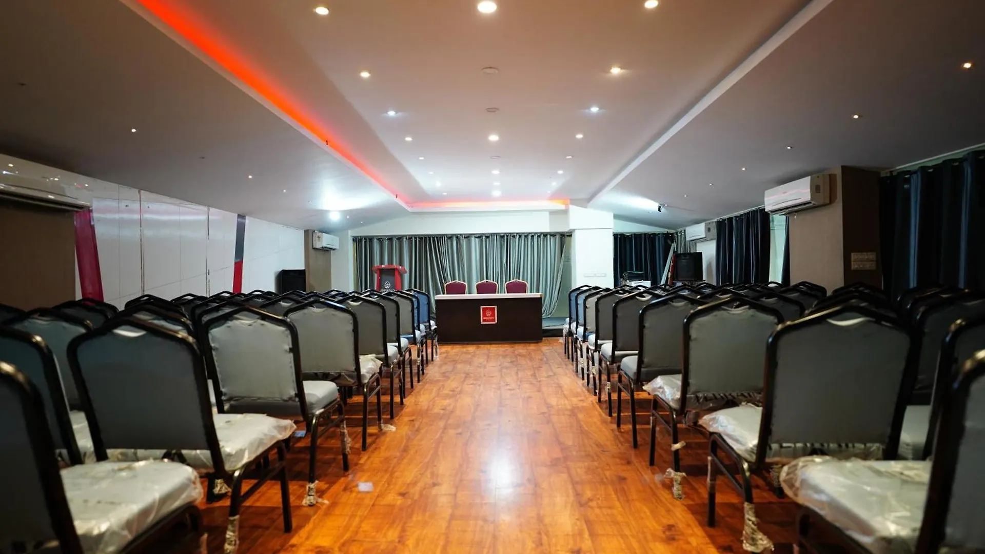 Emarald Hotel Calicut Ινδία