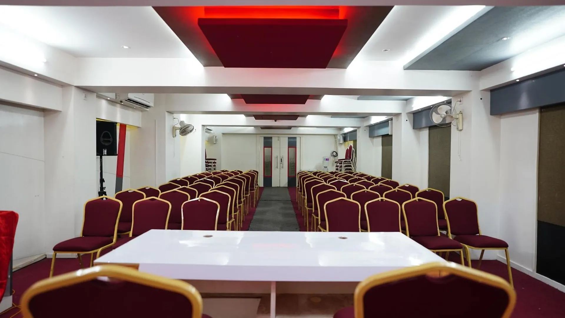 Emarald Hotel Calicut Ινδία