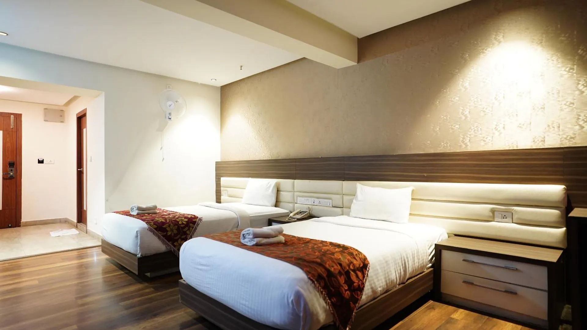 Emarald Hotel Calicut 3*, Kozhikode Ινδία