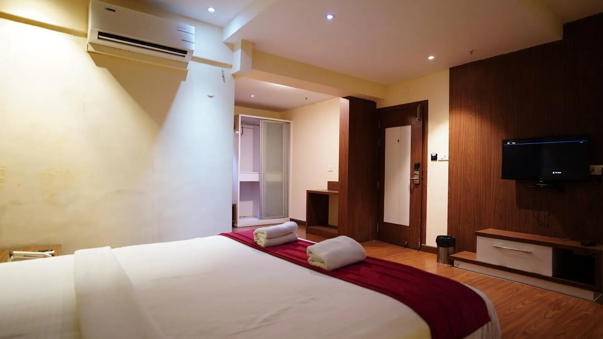 ***  Emarald Hotel Calicut Ινδία