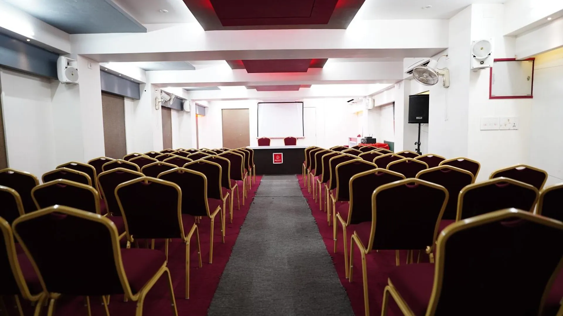 Emarald Hotel Calicut Ινδία